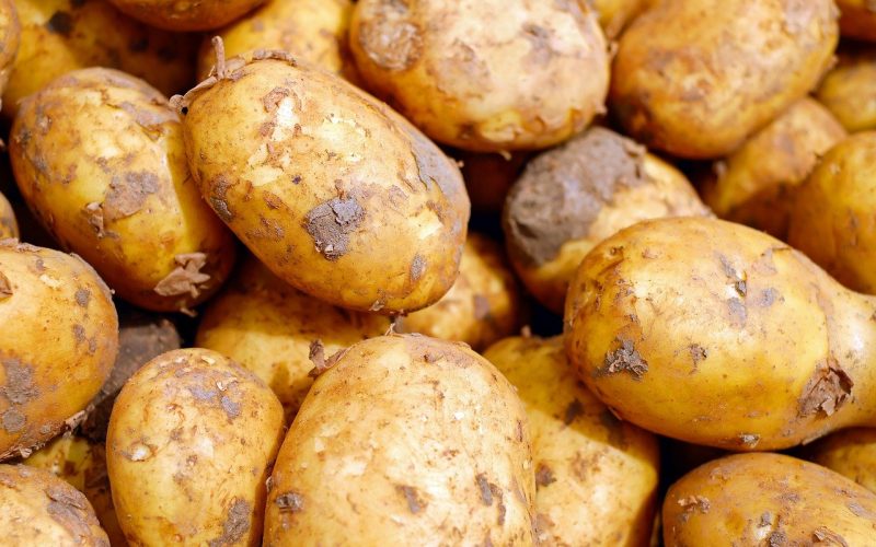potatoes 2329648 1280